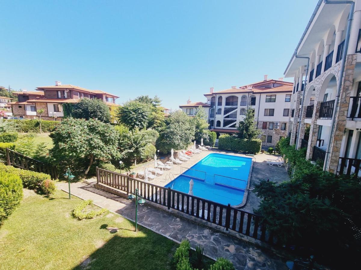 Kambani Bells Apart Complex Sveti Vlas Luaran gambar